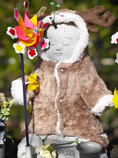 Le jardins des Anges ou l'âme ensoleillée d'une Jizo * Tokyo, Japon (e-photo)
